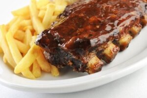 Recept på läckra revbensspjäll i sötsur sås