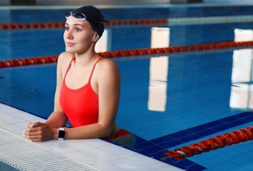 Simning och skönhet: Skydda hår, hud och naglar från klor