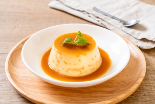 Recept på vegansk crème caramel, perfekt dessert för hela familjen
