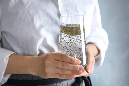 Drycken "internduschen": en ny modefluga på TikTok