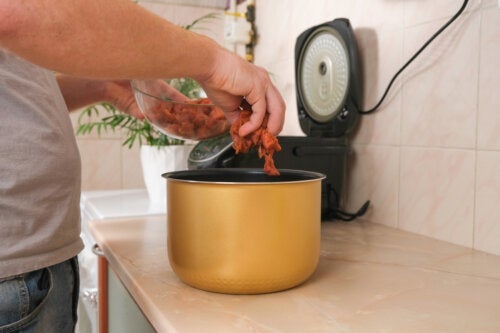 5 enkla och kompletta recept att tillaga i en slow cooker