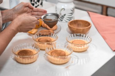 5 recept på hemlagad vaniljsås med bara några få ingredienser