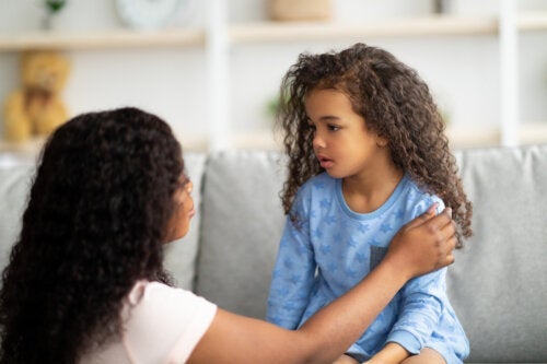 Vad är positiv disciplin och hur tillämpar du det i barnuppfostran?