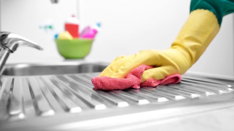 16 effektiva knep för att rengöra och underhålla rostfritt stål