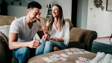 43 roliga och sexiga lekar att leka med din partner