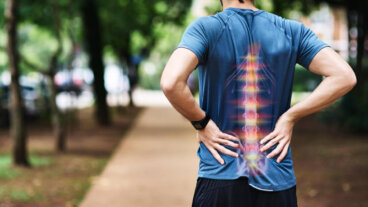 Är det bra att promenera om man har ont i ländryggen? Några tips